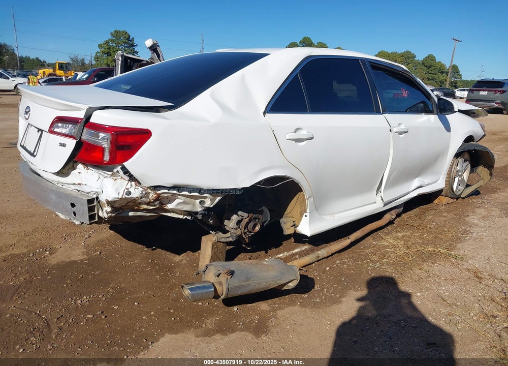 2014 TOYOTA CAMRY SE VIN: 4T1BF1FK0EU760236
