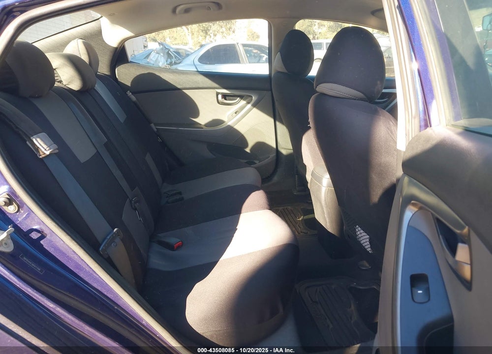 2011 HYUNDAI ELANTRA VIN: 5NPDH4AE5BH011996