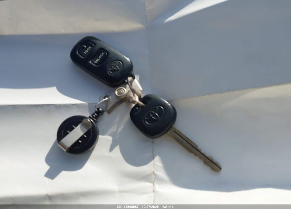 2006 TOYOTA COROLLA VIN: JTDBR32E260090138