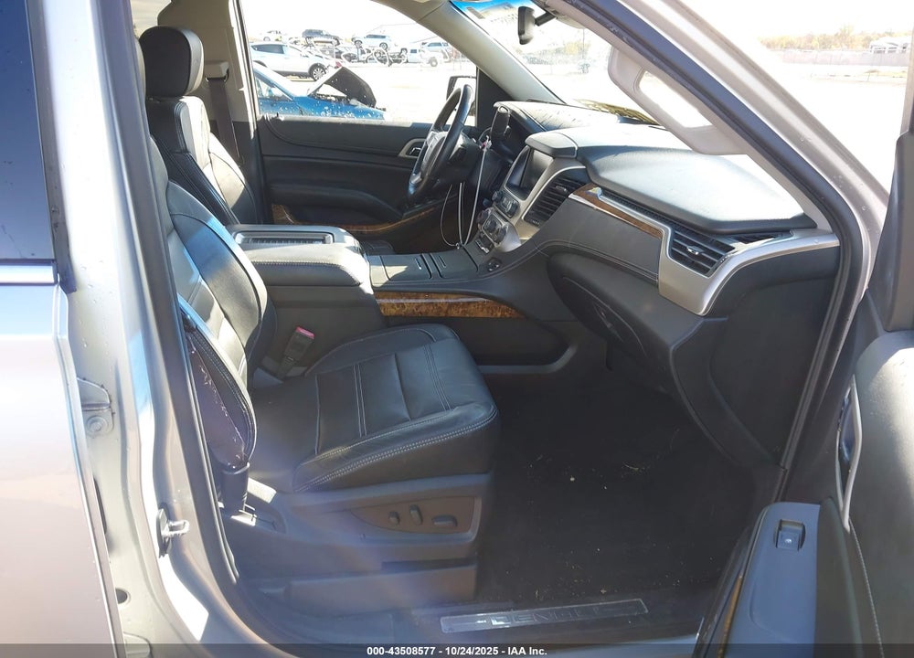 2015 GMC YUKON XL 1500 DENALI VIN: 1GKS2JKJ8FR644515