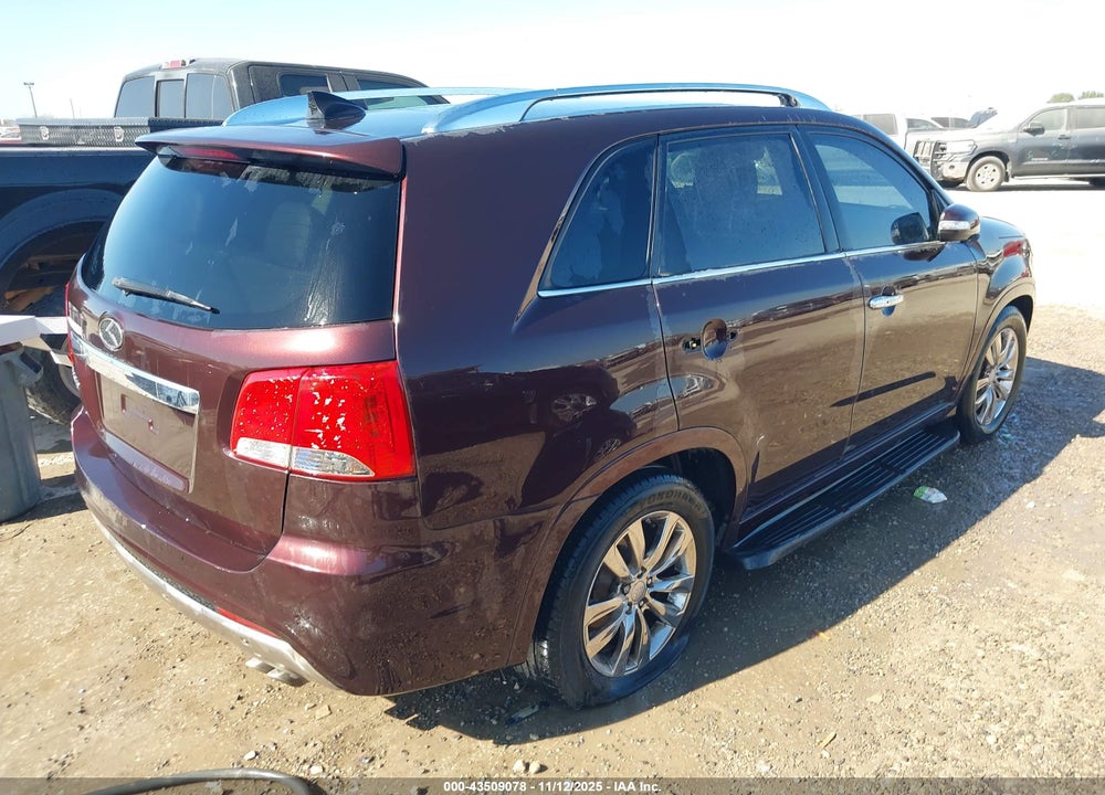 2011 KIA SORENTO VIN: 5XYKW4A27BG127629