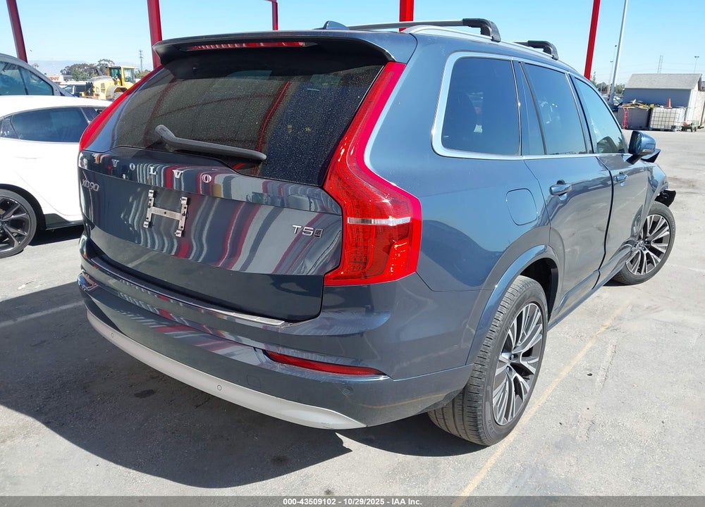 2022 VOLVO XC90 T5 MOMENTUM 7 PASSENGER VIN: YV4102PK1N1786381
