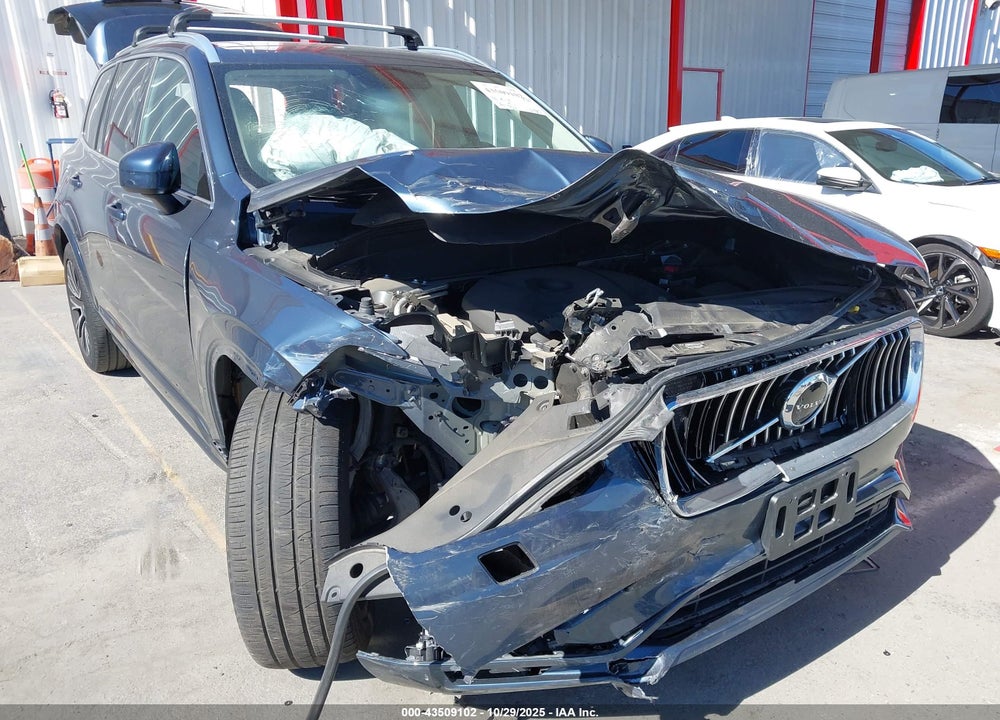 2022 VOLVO XC90 T5 MOMENTUM 7 PASSENGER VIN: YV4102PK1N1786381