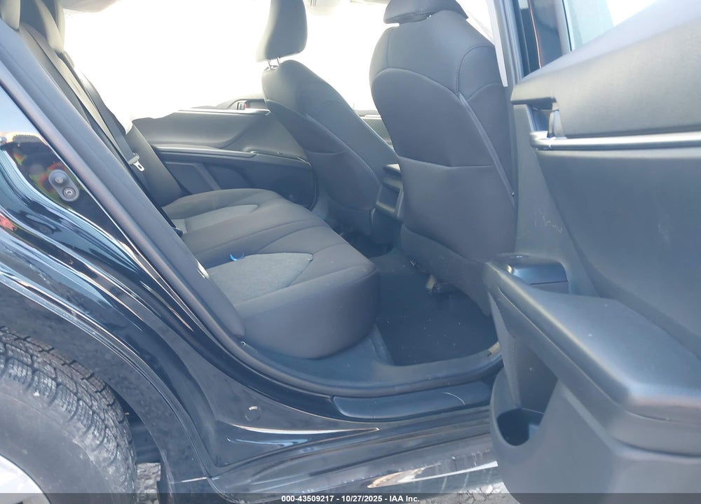2019 TOYOTA CAMRY LE VIN: 4T1B11HK5KU843023