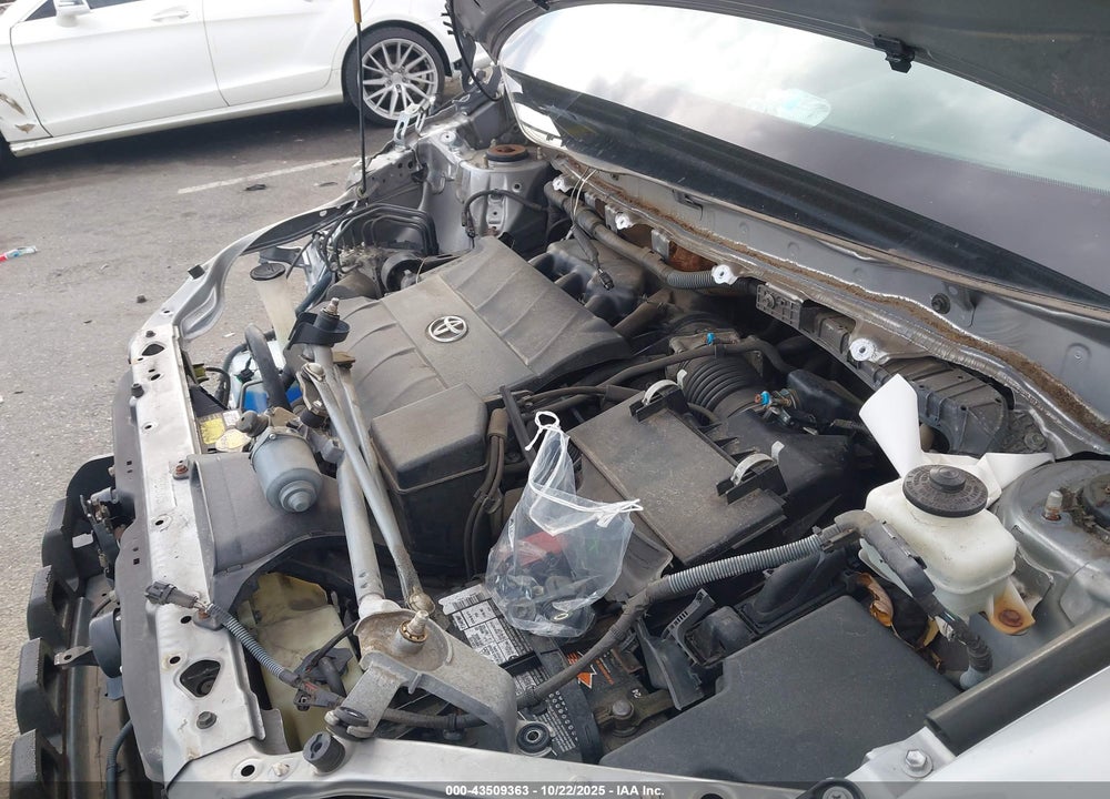 2013 TOYOTA SIENNA XLE V6 8 PASSENGER VIN: 5TDYK3DCXDS280774