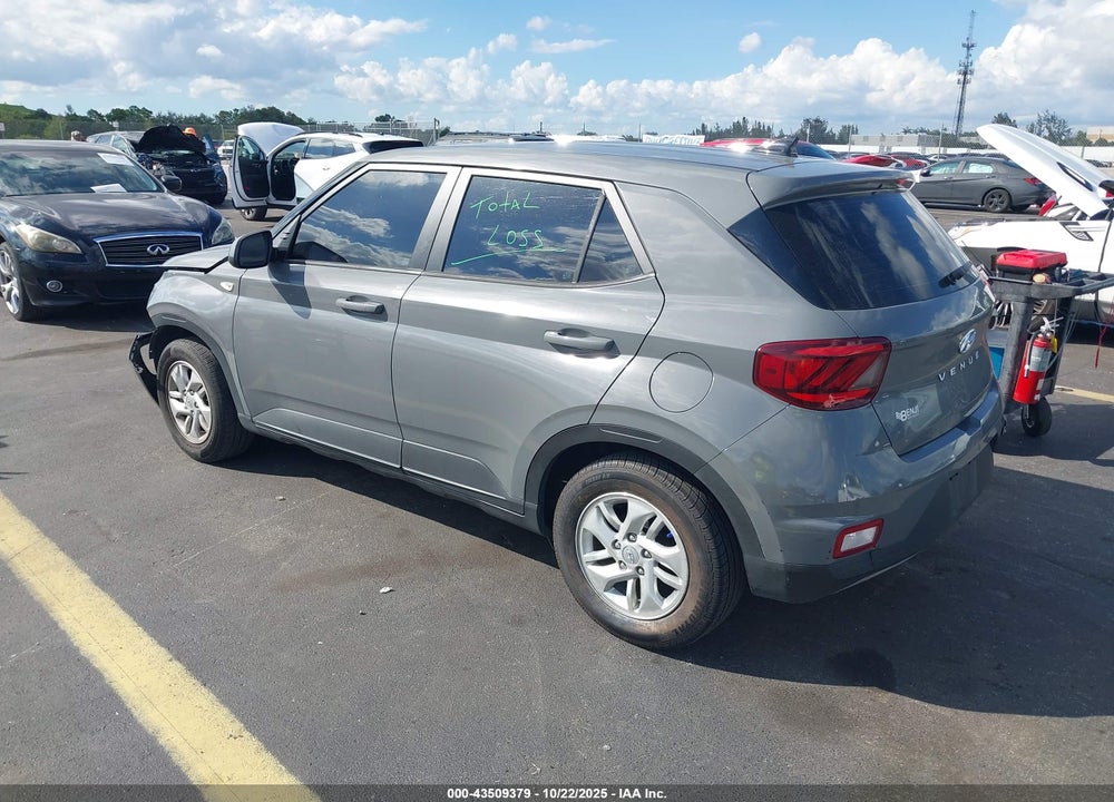 2021 HYUNDAI VENUE VIN: KMHRB8A38MU066413