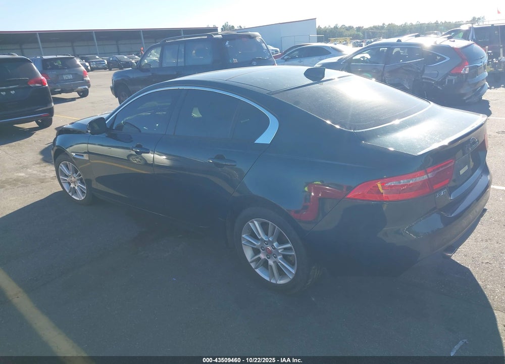 2017 JAGUAR XE VIN: SAJAD4BG3HA962052