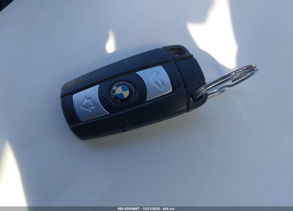 2008 BMW 328I VIN: WBAVA33518KX88571