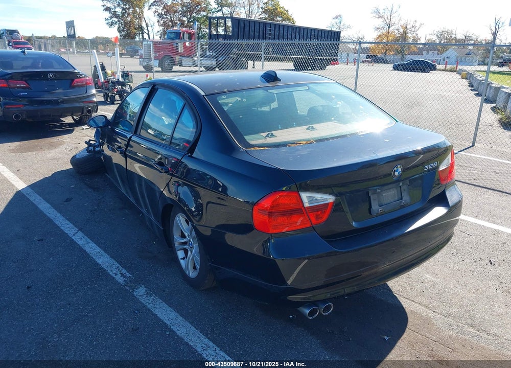 2008 BMW 328I VIN: WBAVA33518KX88571