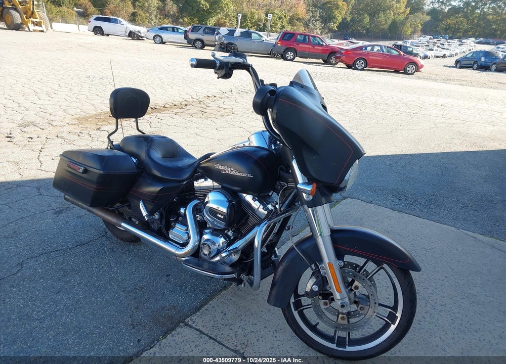 2015 HARLEY-DAVIDSON FLHXS STREET GLIDE SPECIAL VIN: 1HD1KRM13FB678629
