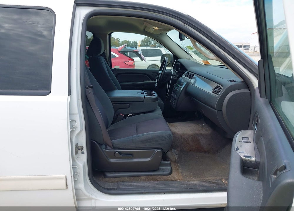 2009 CHEVROLET SUBURBAN 1500 LS VIN: 1GNFC16JX9R258257