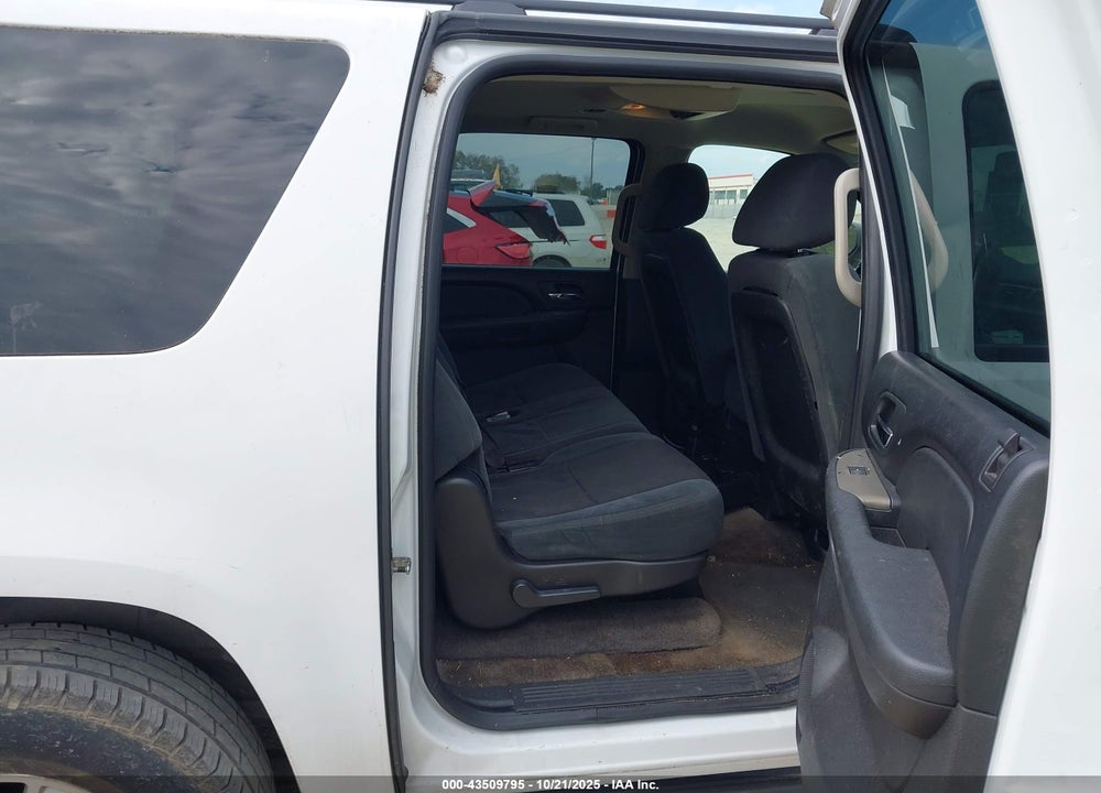 2009 CHEVROLET SUBURBAN 1500 LS VIN: 1GNFC16JX9R258257
