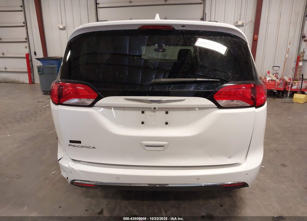 2020 CHRYSLER PACIFICA TOURING L VIN: 2C4RC1BG2LR112890