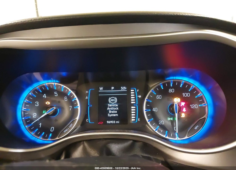 2020 CHRYSLER PACIFICA TOURING L VIN: 2C4RC1BG2LR112890