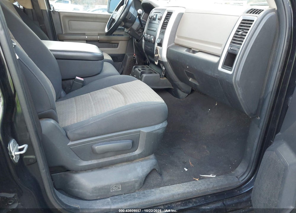 2011 RAM 1500 SLT VIN: 1D7RV1GT5BS551973
