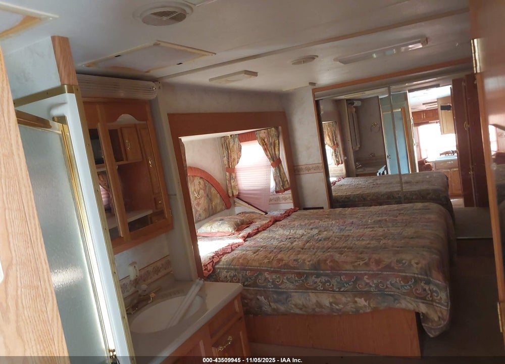 1999 HITCHHIKER TRAVEL TRLR VIN: 1NW32KR00XD072144
