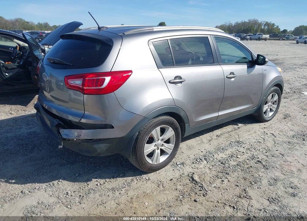 2011 KIA SPORTAGE VIN: KNDPBCA20B7083806
