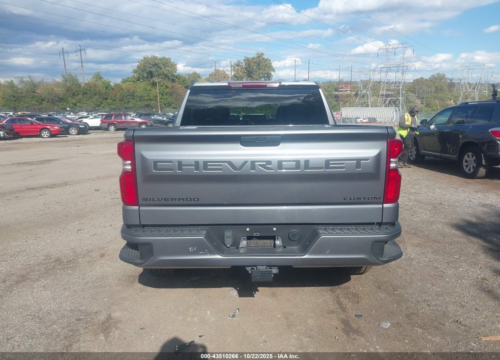 2021 CHEVROLET SILVERADO 1500 4WD SHORT BED CUSTOM VIN: 3GCPYBEKXMG268374
