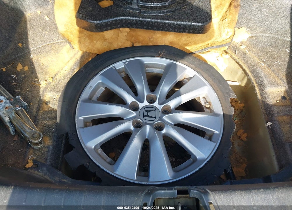 2011 HONDA ACCORD 2.4 EX VIN: 1HGCP2F77BA078444