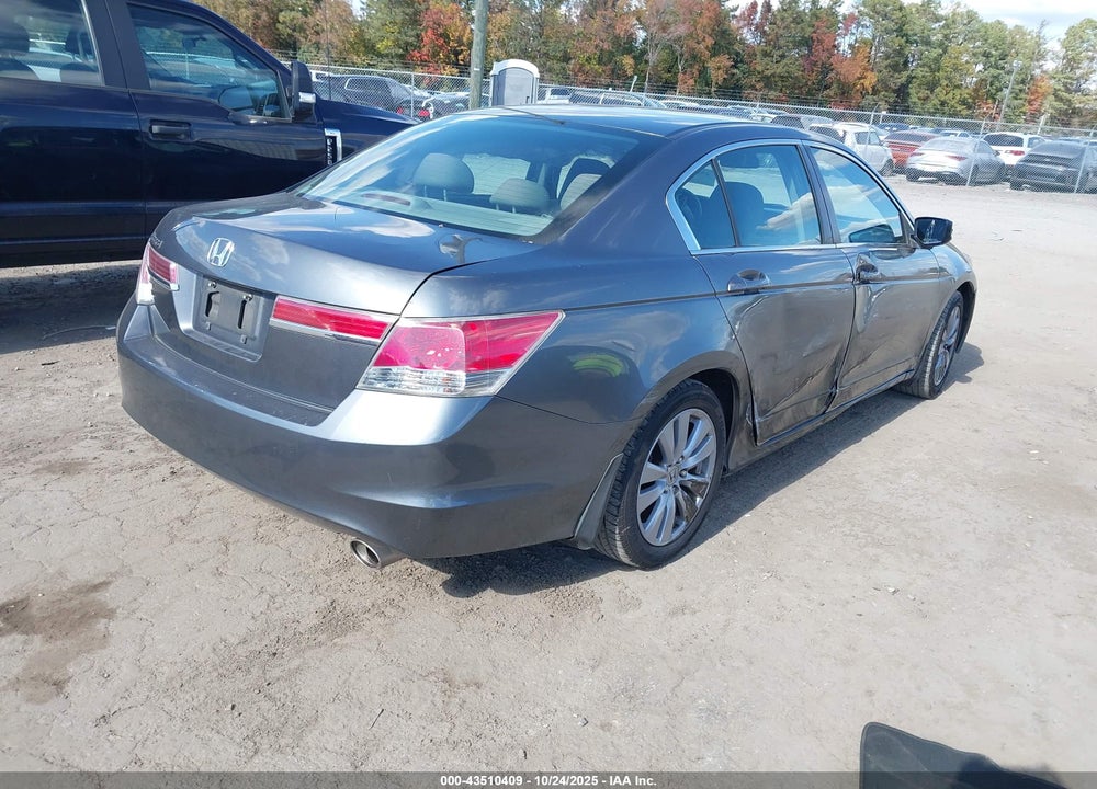 2011 HONDA ACCORD 2.4 EX VIN: 1HGCP2F77BA078444