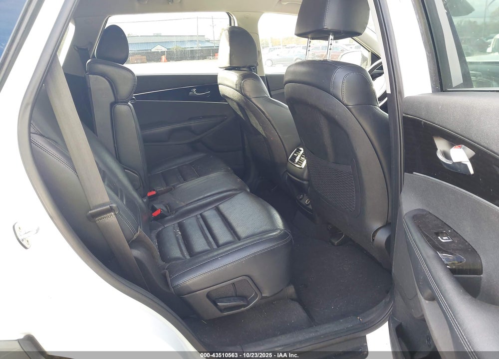 2019 KIA SORENTO VIN: 5XYPHDA56KG502789