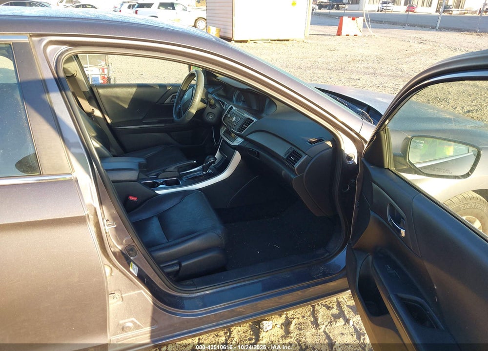 2013 HONDA ACCORD VIN: 1HGCR2F3XDA015283