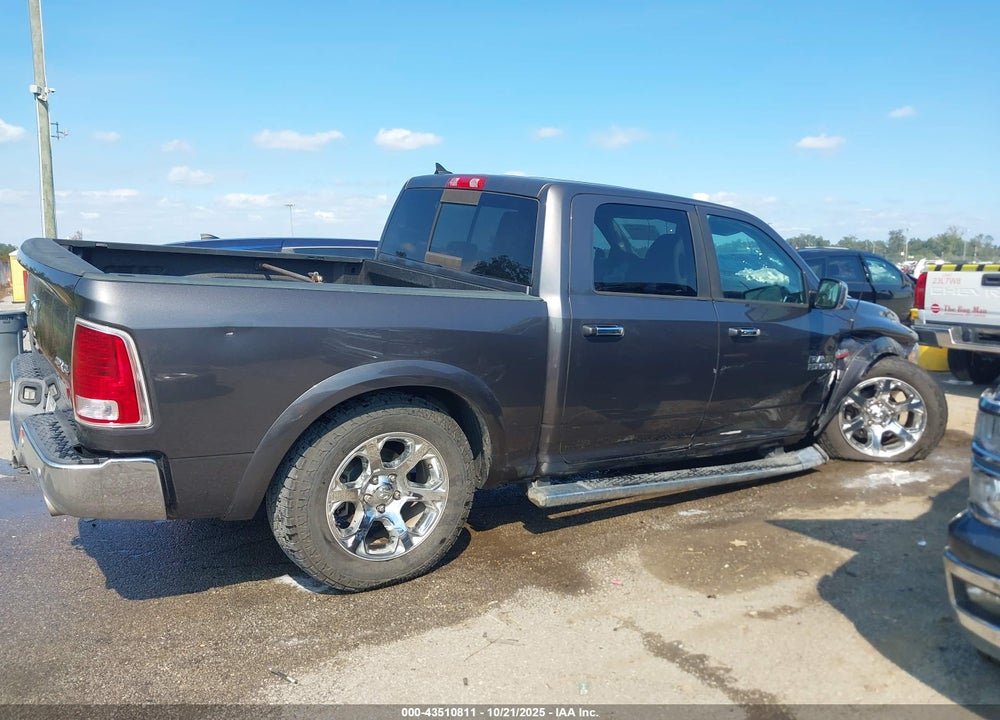 2017 RAM 1500 VIN: 1C6RR7NT2HS554771