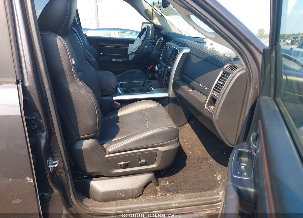 2017 RAM 1500 VIN: 1C6RR7NT2HS554771