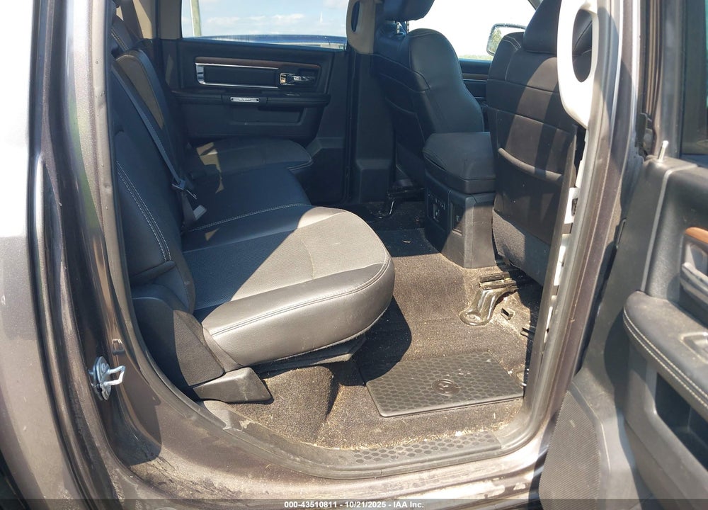 2017 RAM 1500 VIN: 1C6RR7NT2HS554771