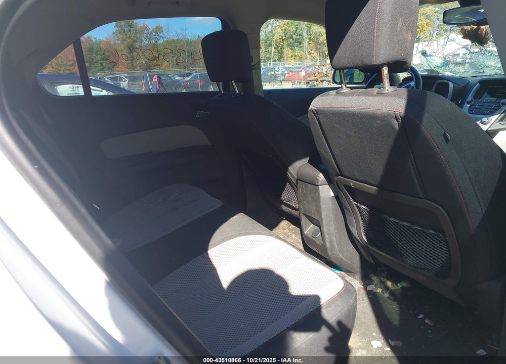 2017 CHEVROLET EQUINOX VIN: 2GNFLFE35H6120751