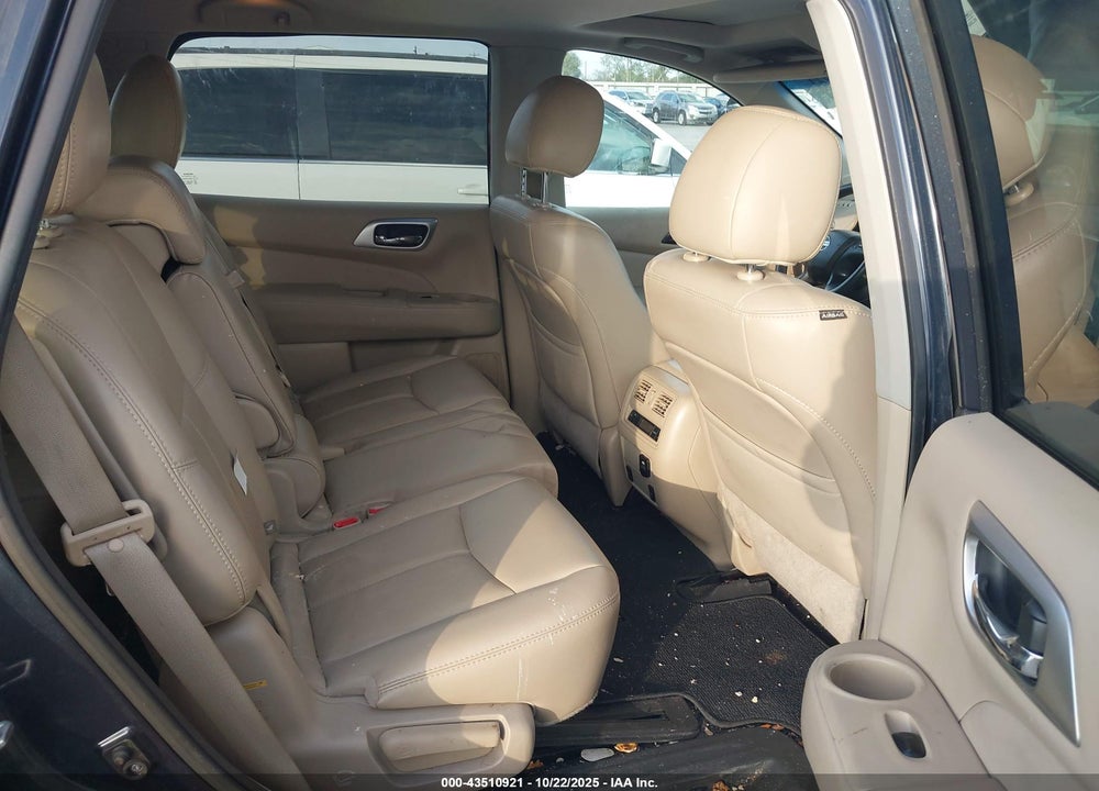 2016 NISSAN PATHFINDER SL VIN: 5N1AR2MN9GC614562