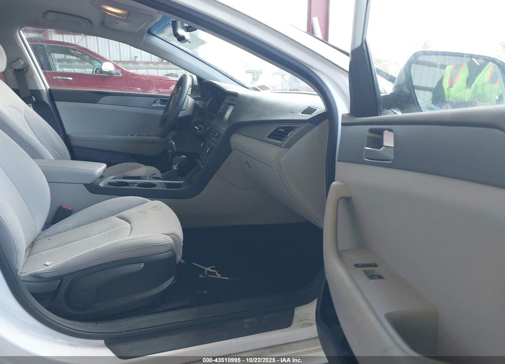 2016 HYUNDAI SONATA VIN: 5NPE24AF6GH426900