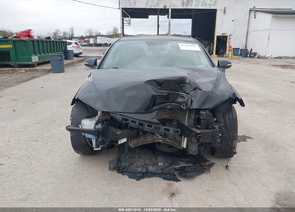 2017 HYUNDAI ELANTRA LIMITED VIN: 5NPD84LF1HH050583
