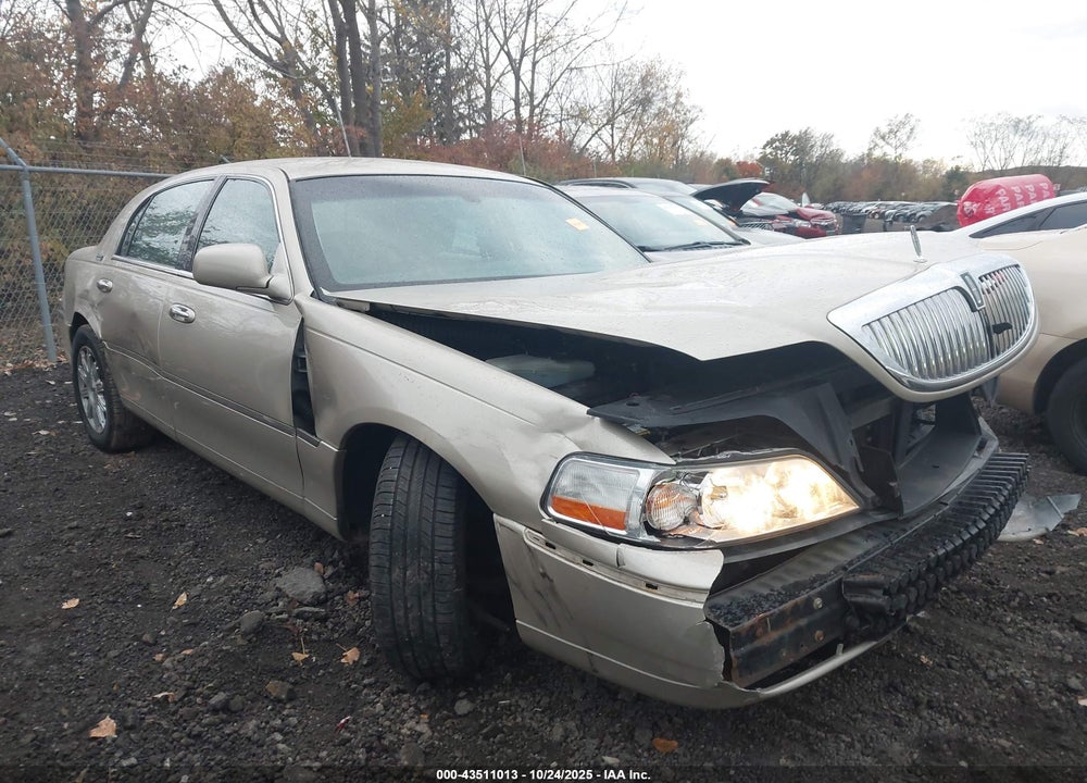 2011 LINCOLN TOWN CAR VIN: 2LNBL8CVXBX750320