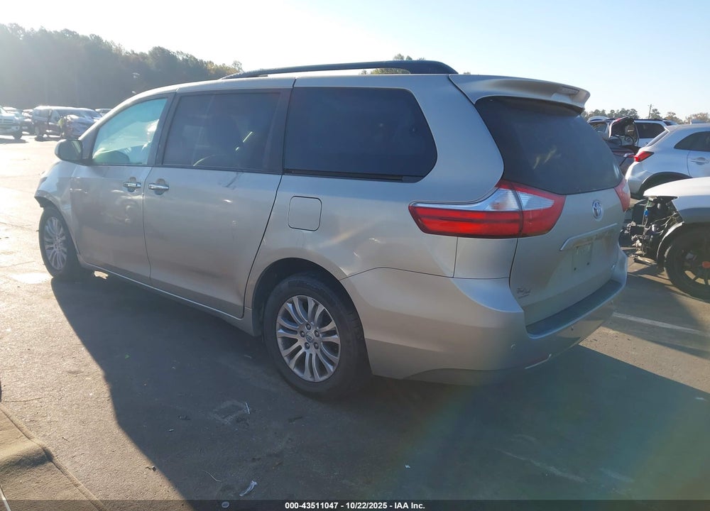 2017 TOYOTA SIENNA XLE 8 PASSENGER VIN: 5TDYZ3DC0HS839699