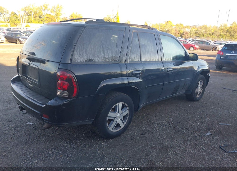 2007 CHEVROLET TRAILBLAZER LT VIN: 1GNDT13S572227167