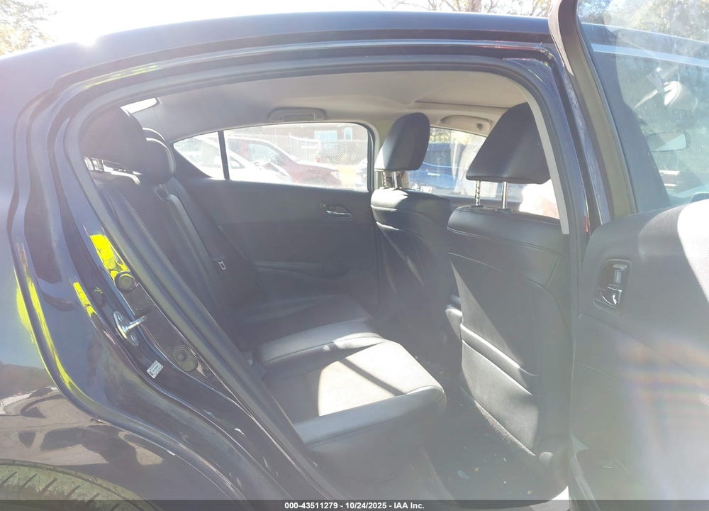 2013 ACURA ILX 2.0L VIN: 19VDE1F3XDE003343