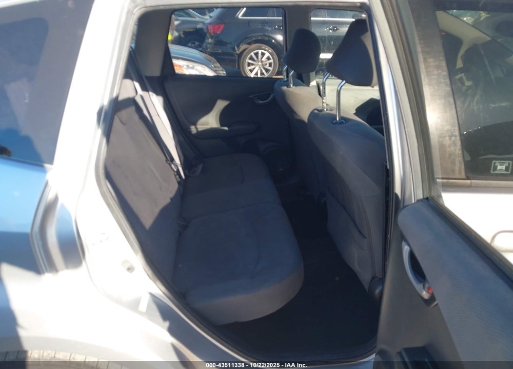2013 HONDA FIT VIN: JHMGE8H35DC070691