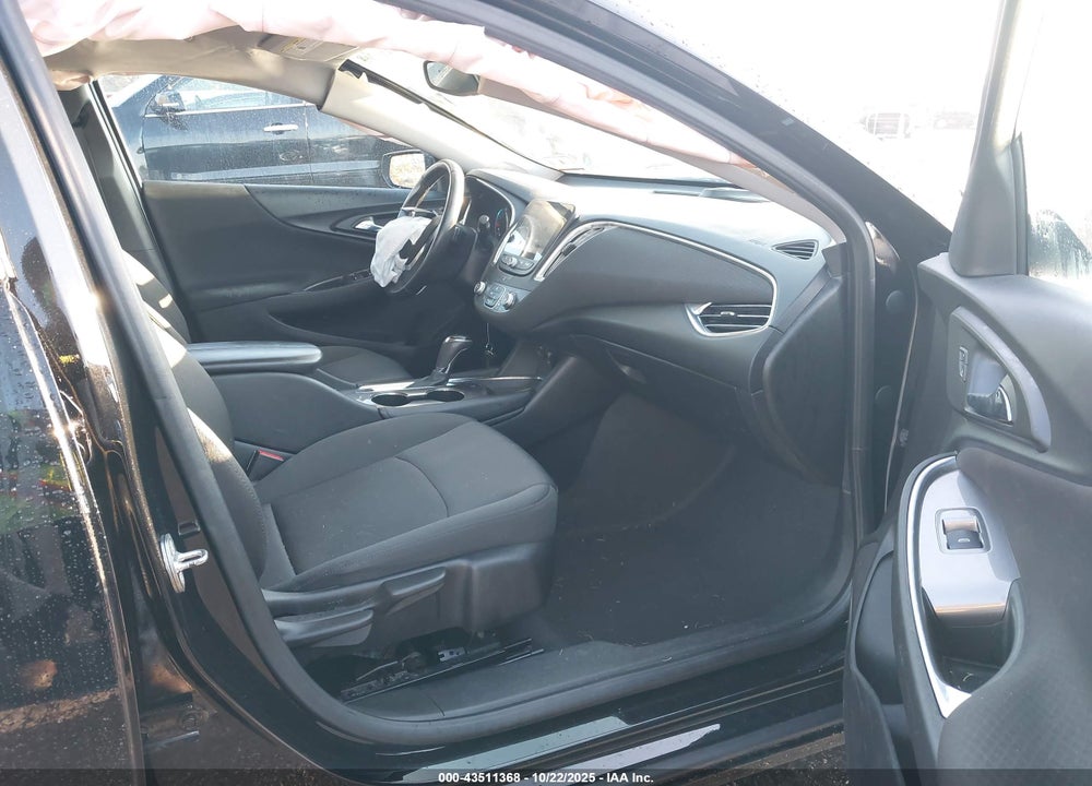 2018 CHEVROLET MALIBU LT VIN: 1G1ZD5ST5JF218006