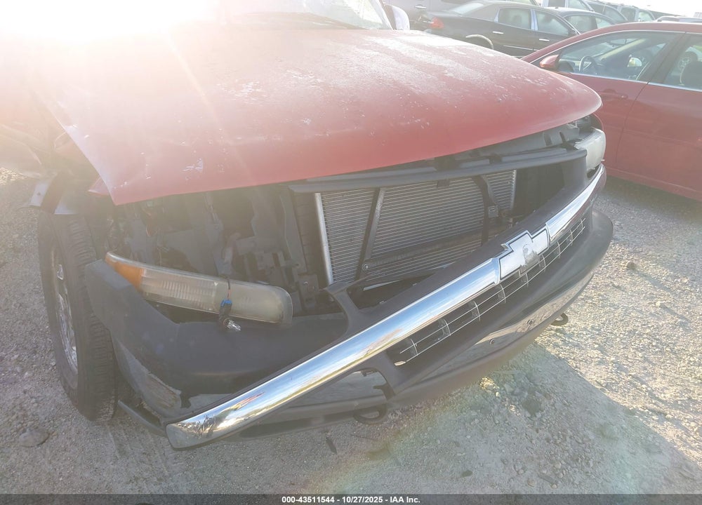 2000 CHEVROLET SILVERADO 1500 LS VIN: 2GCEC19W1Y1230513