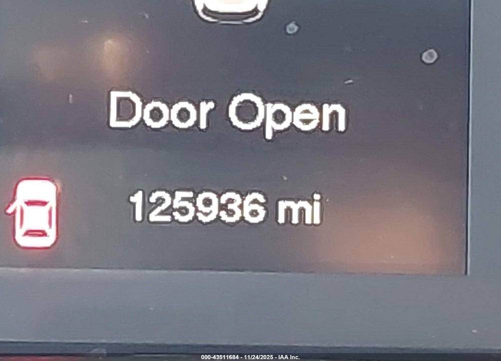 2015 JEEP CHEROKEE VIN: 1C4PJLCB8FW632065