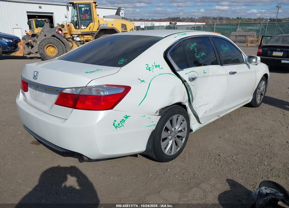 2013 HONDA ACCORD VIN: 1HGCR2F77DA044985