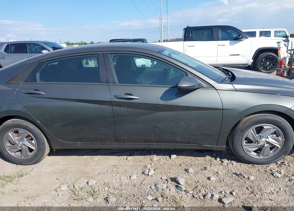 2025 HYUNDAI ELANTRA VIN: KMHLL4DG5SU916781