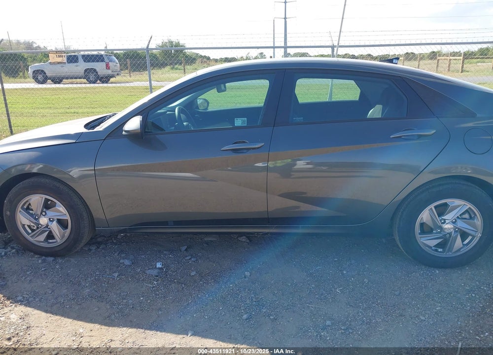 2025 HYUNDAI ELANTRA VIN: KMHLL4DG5SU916781