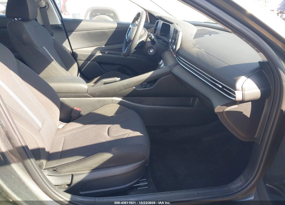 2025 HYUNDAI ELANTRA VIN: KMHLL4DG5SU916781