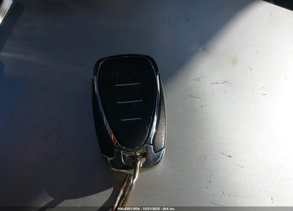 2019 CHEVROLET EQUINOX LT VIN: 2GNAXKEV5K6271038
