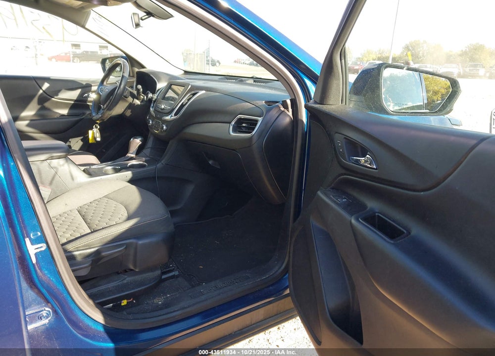 2019 CHEVROLET EQUINOX LT VIN: 2GNAXKEV5K6271038