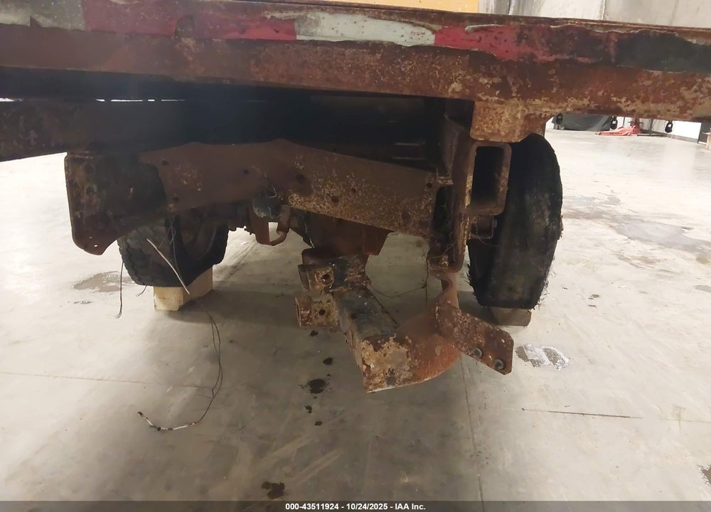 2000 CHEVROLET C3500 HD CHASSIS VIN: 1GBKC34J0YF419211