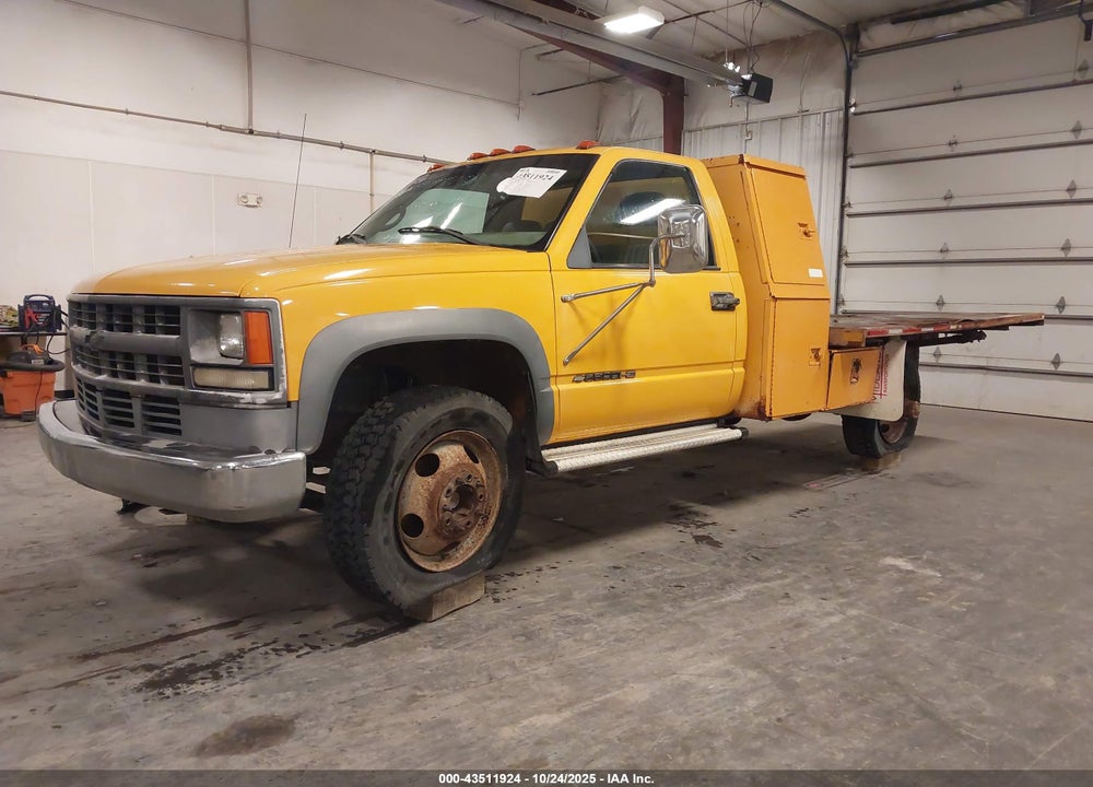 2000 CHEVROLET C3500 HD CHASSIS VIN: 1GBKC34J0YF419211