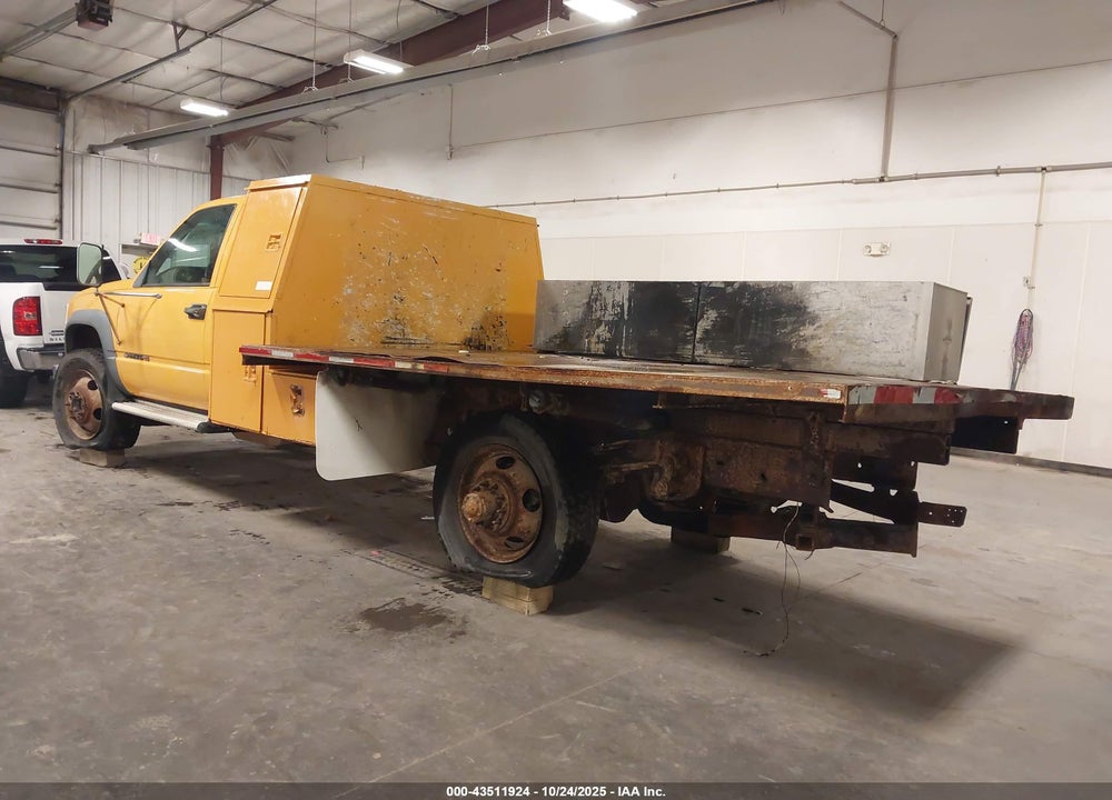 2000 CHEVROLET C3500 HD CHASSIS VIN: 1GBKC34J0YF419211